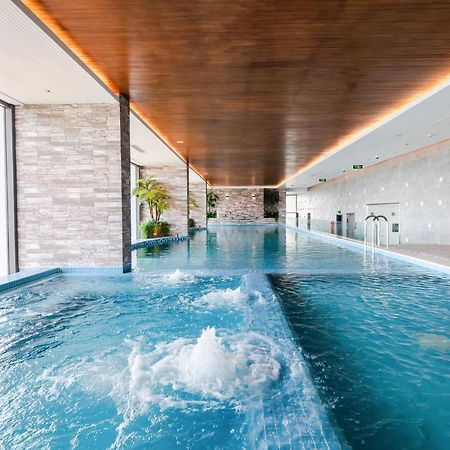 Five Star Westlake 1St-4Th Floors Hotel & Serviced Apartment Hanoj Exteriér fotografie The swimming pool at the hotel