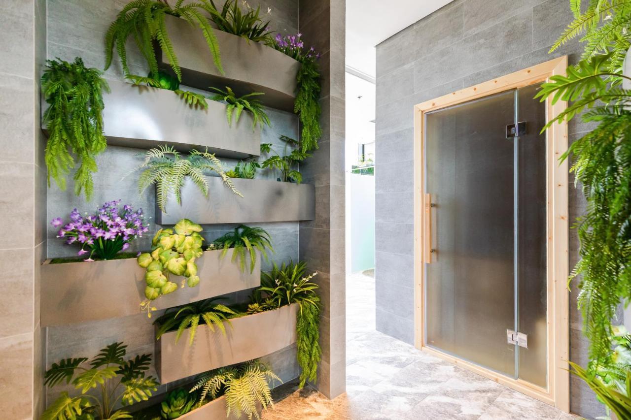 Five Star Westlake 1St-4Th Floors Hotel & Serviced Apartment Hanoj Exteriér fotografie Vertical garden