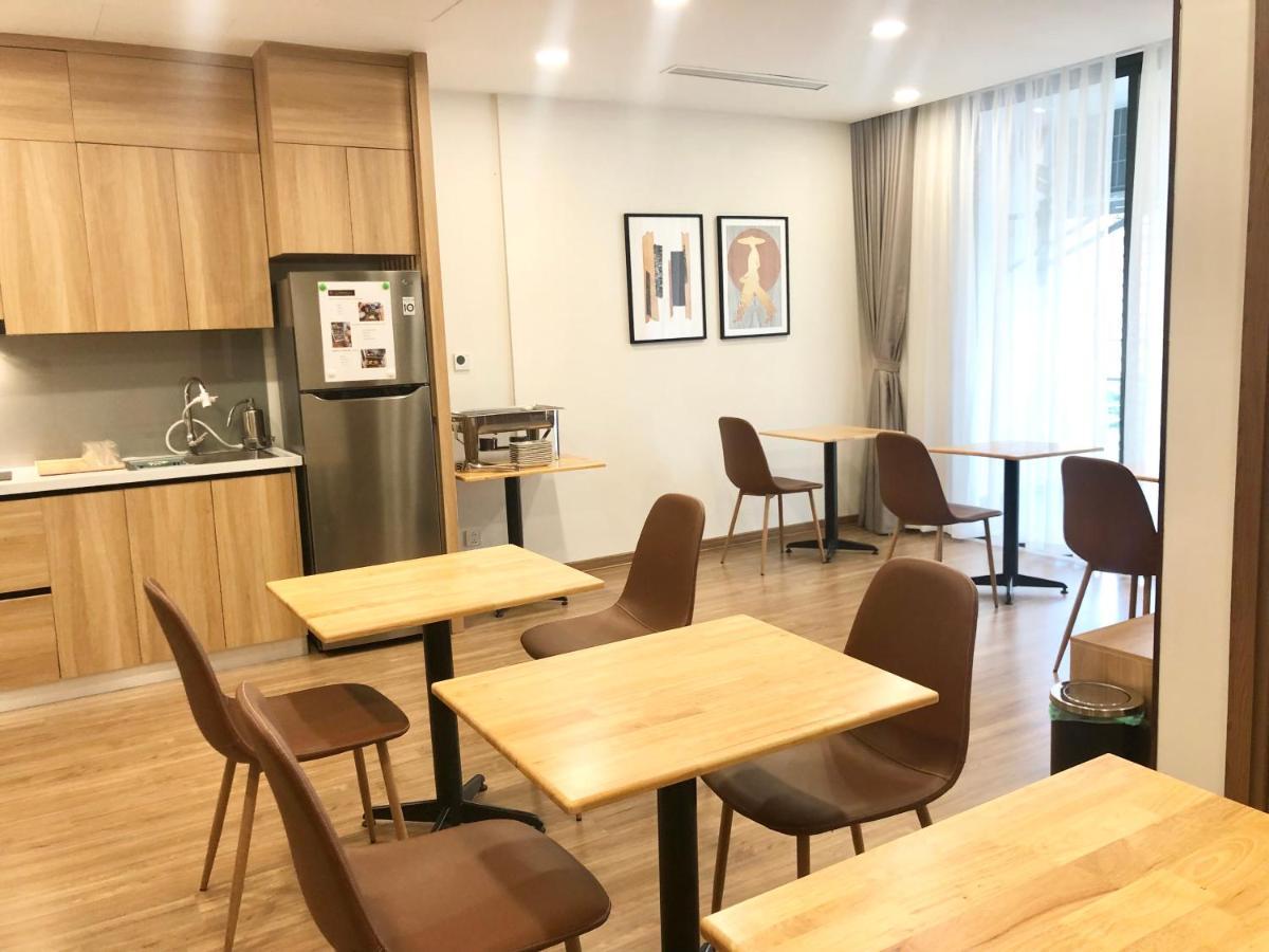 Five Star Westlake 1St-4Th Floors Hotel & Serviced Apartment Hanoj Exteriér fotografie The kitchen and dining area of a typical apartment