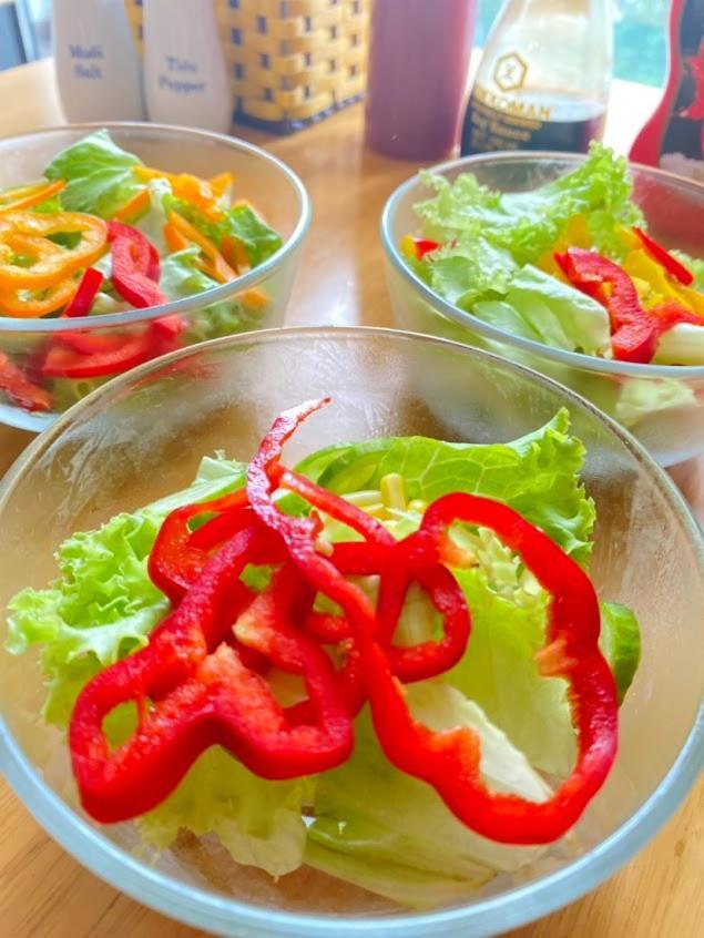 Five Star Westlake 1St-4Th Floors Hotel & Serviced Apartment Hanoj Exteriér fotografie A salad with red pepper